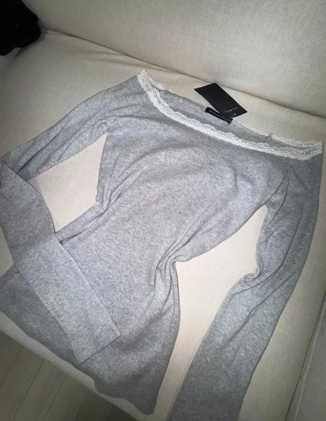 (구해요ㅠㅠ)  브랜디멜빌 레이스 그레이 오픈숄더  상품이미지1