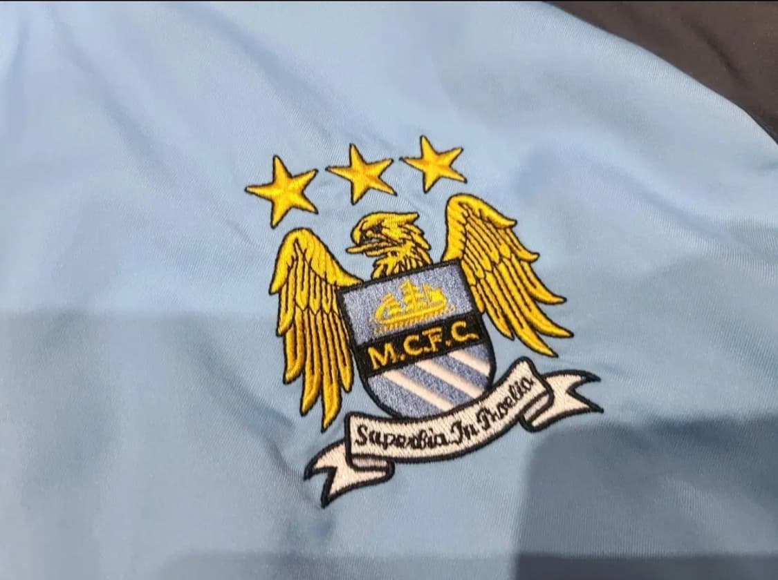 엄브로 맨시티 바람막이 상품이미지3