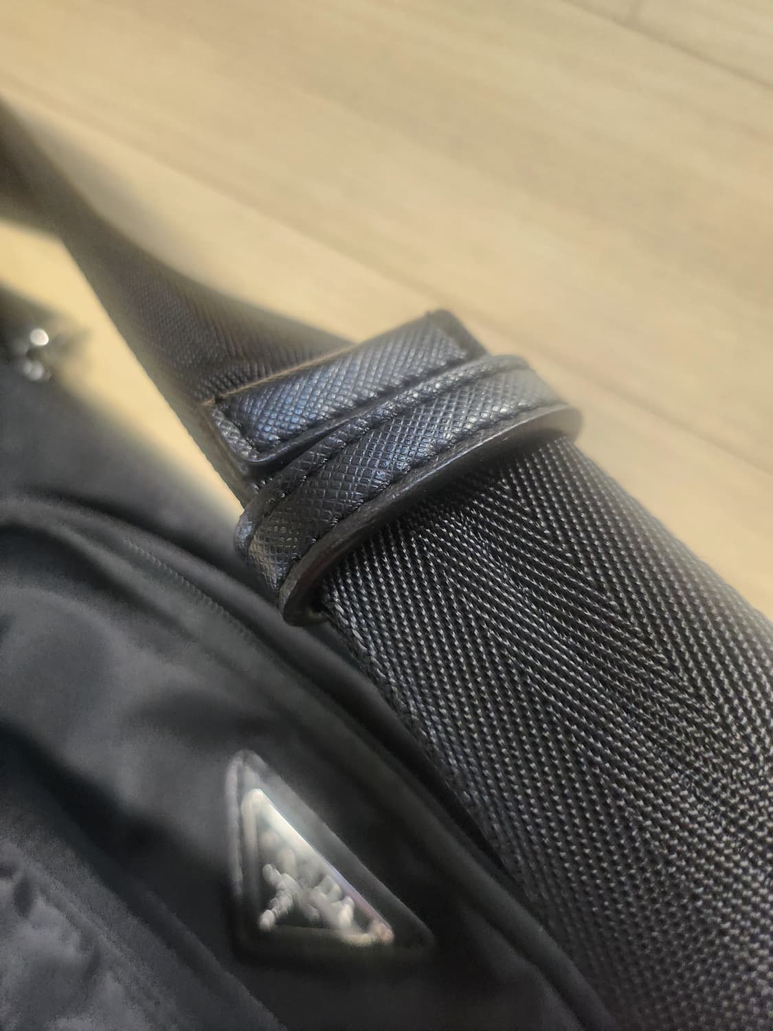 프라다 나일론 바이커백 상품이미지6