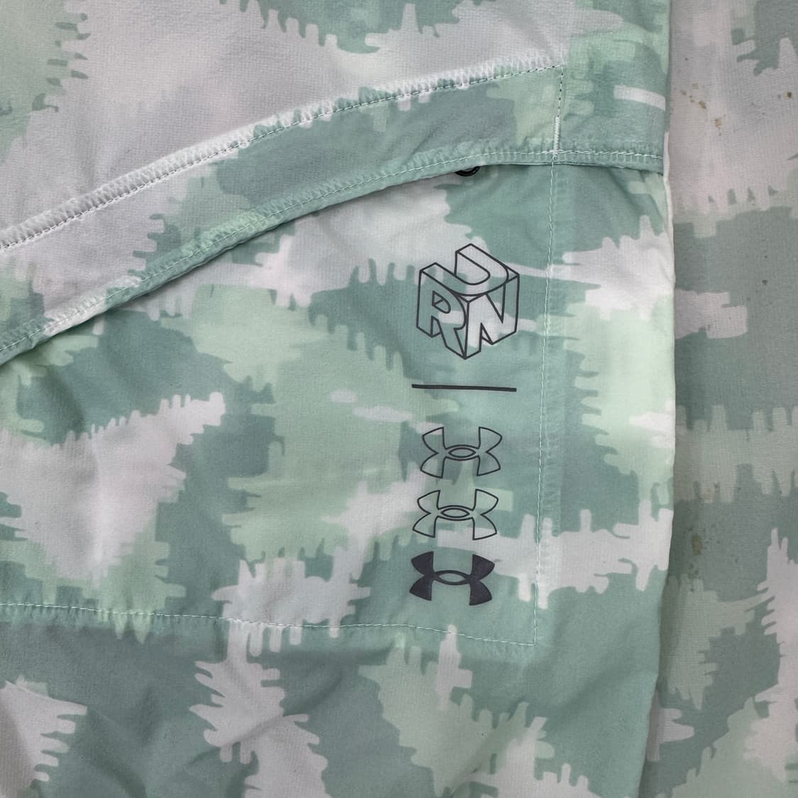 여성용 S 언더아머 런닝 경량 바람막이 후드 자켓  상품이미지4