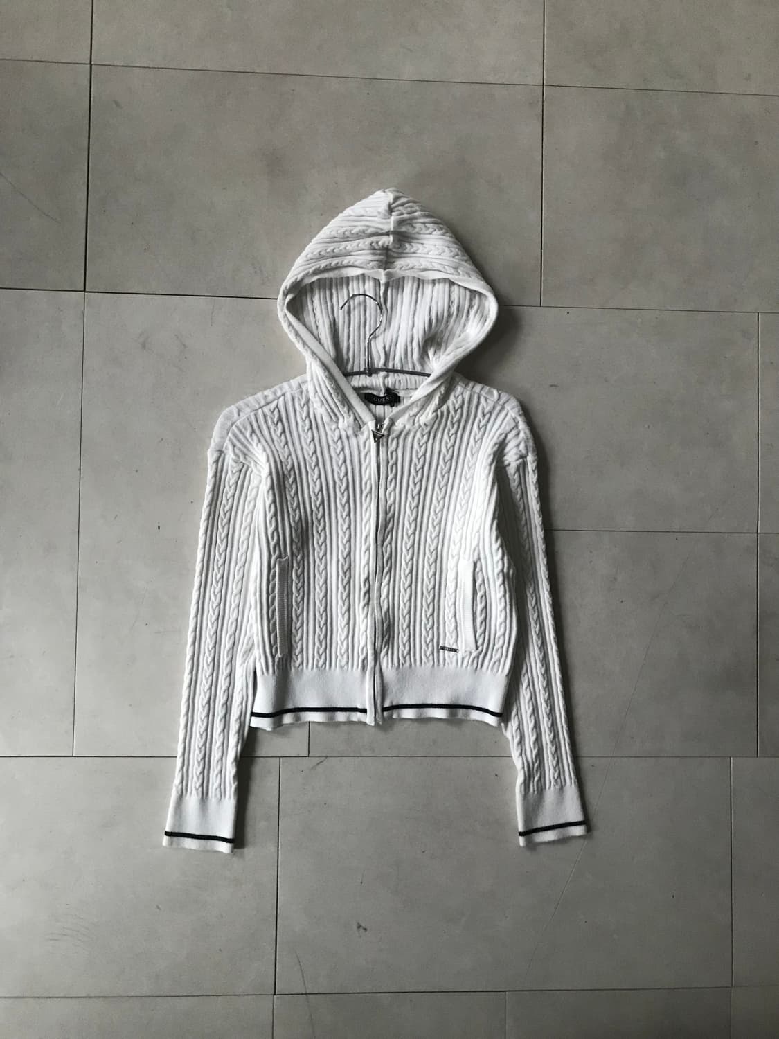 게스 화이트 케이블 니트 집업 상품이미지6