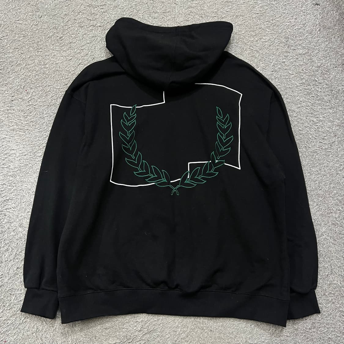 [105] 로맨틱크라운 후드티 상품이미지3