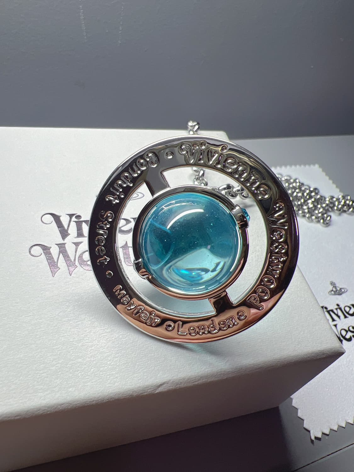 비비안웨스트우드 블루 빅오알비 목걸이 상품이미지6