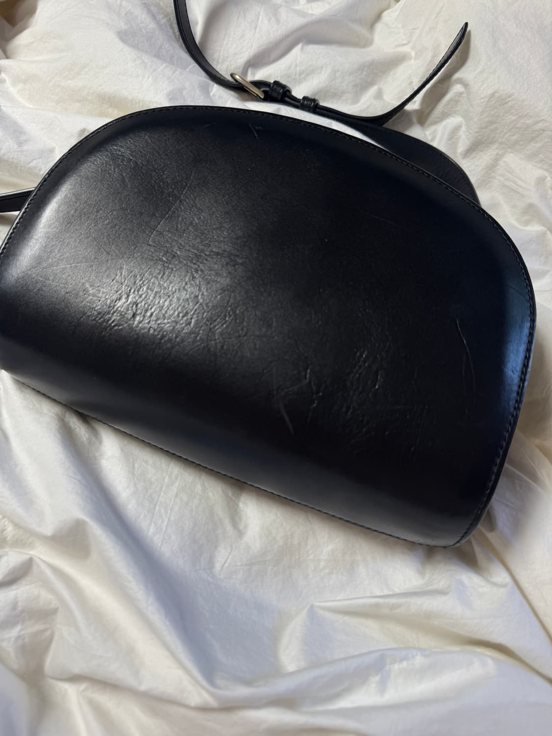 아페쎄 하프 문 백 블랙 상품이미지2