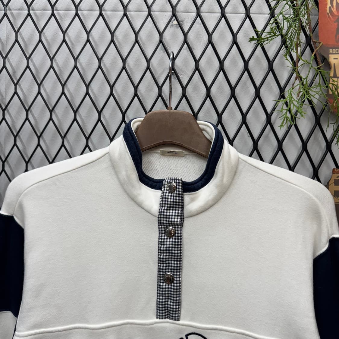 00s 엘레쎄 스웻셔츠 하프 버튼업 전면 로고 포인트 화이트 상품이미지3