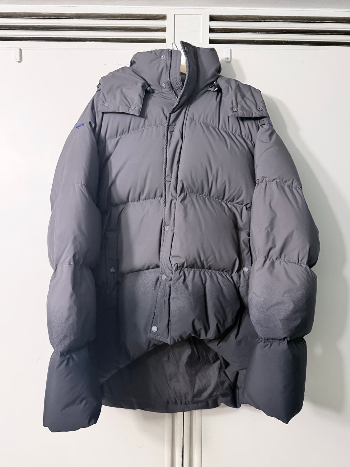 아더에러 자라 그라데이션 패딩 M 상품이미지3