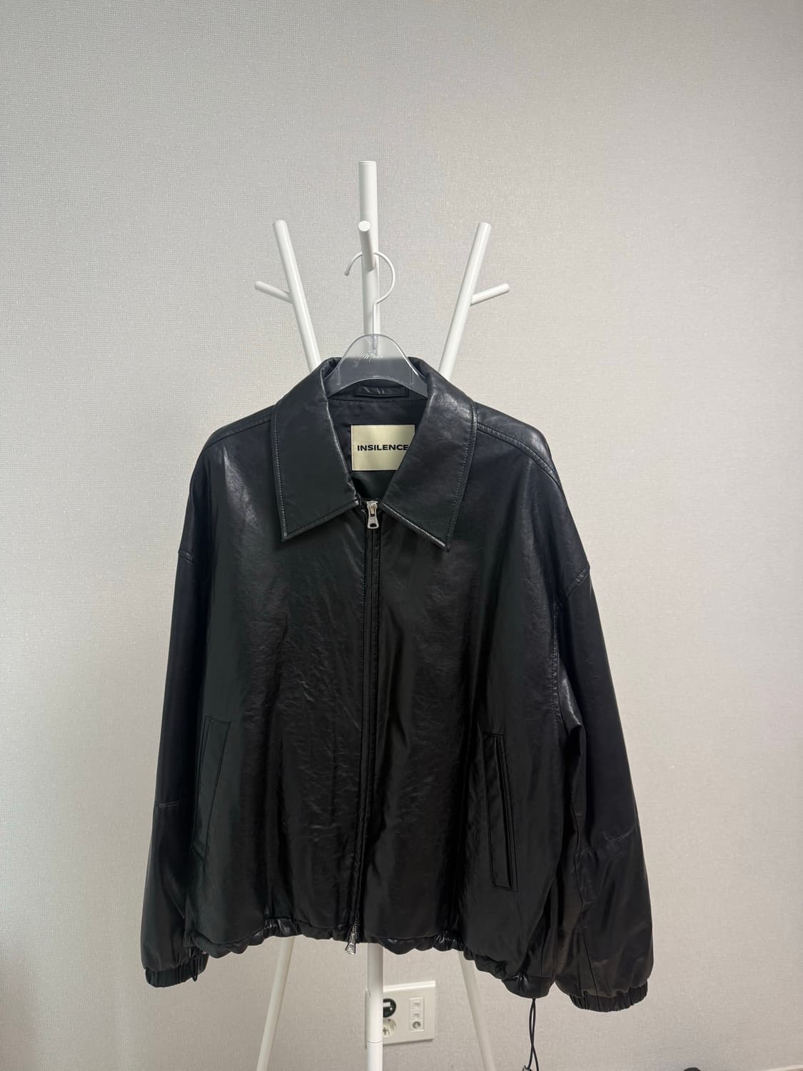 인사일런스우먼 비건 레더 오버핏 점퍼 블랙 상품이미지1