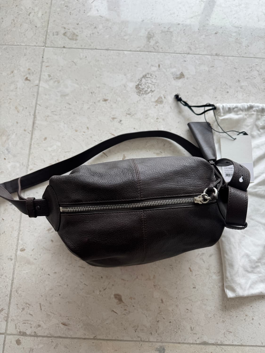 르메르 Lemaire 폴디드 백 다크 브라운 제니 가방 새상품 컨디션은  상품이미지7