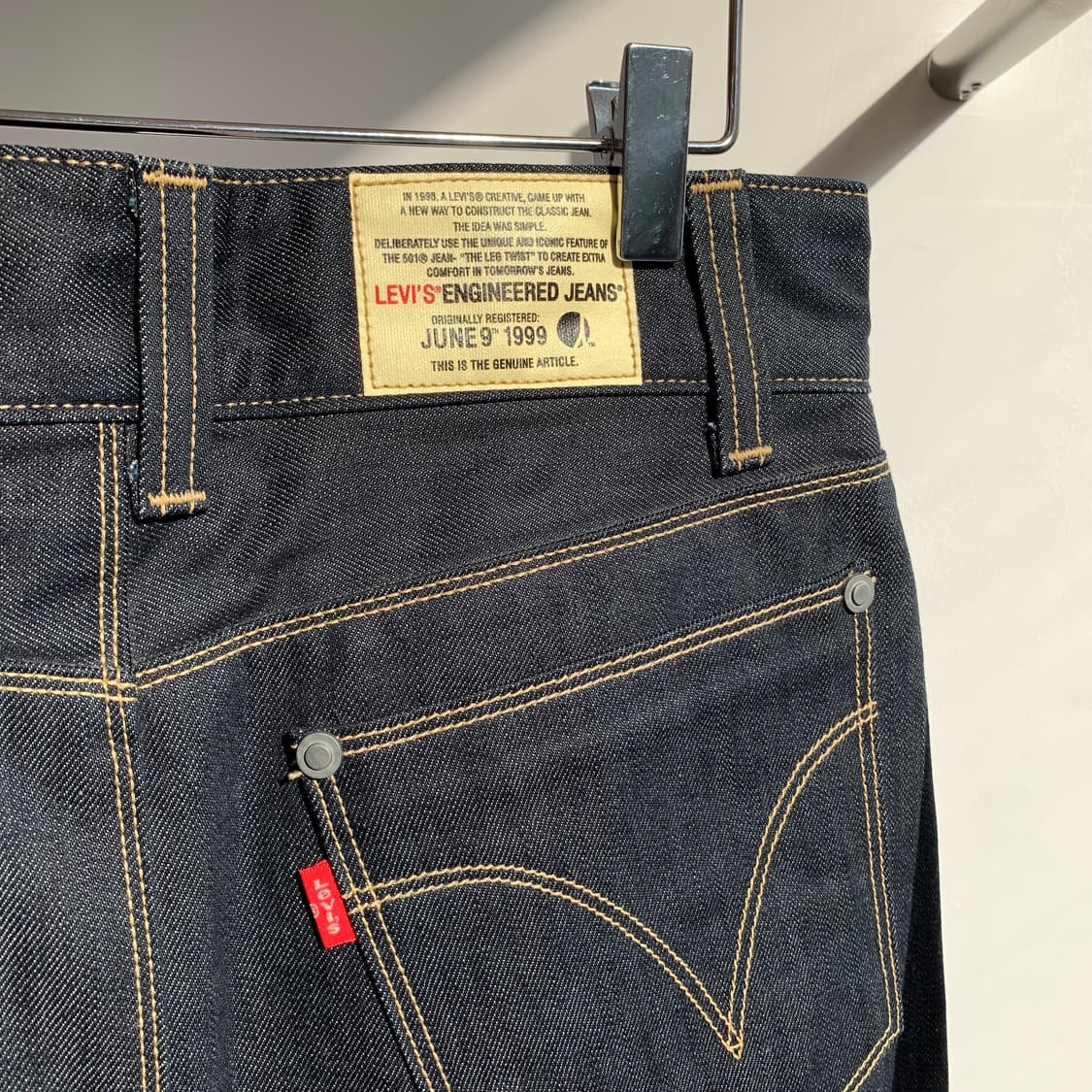 [리바이스] 엔지니어드 진 로우라이즈 데님 스커트 치마 상품이미지4