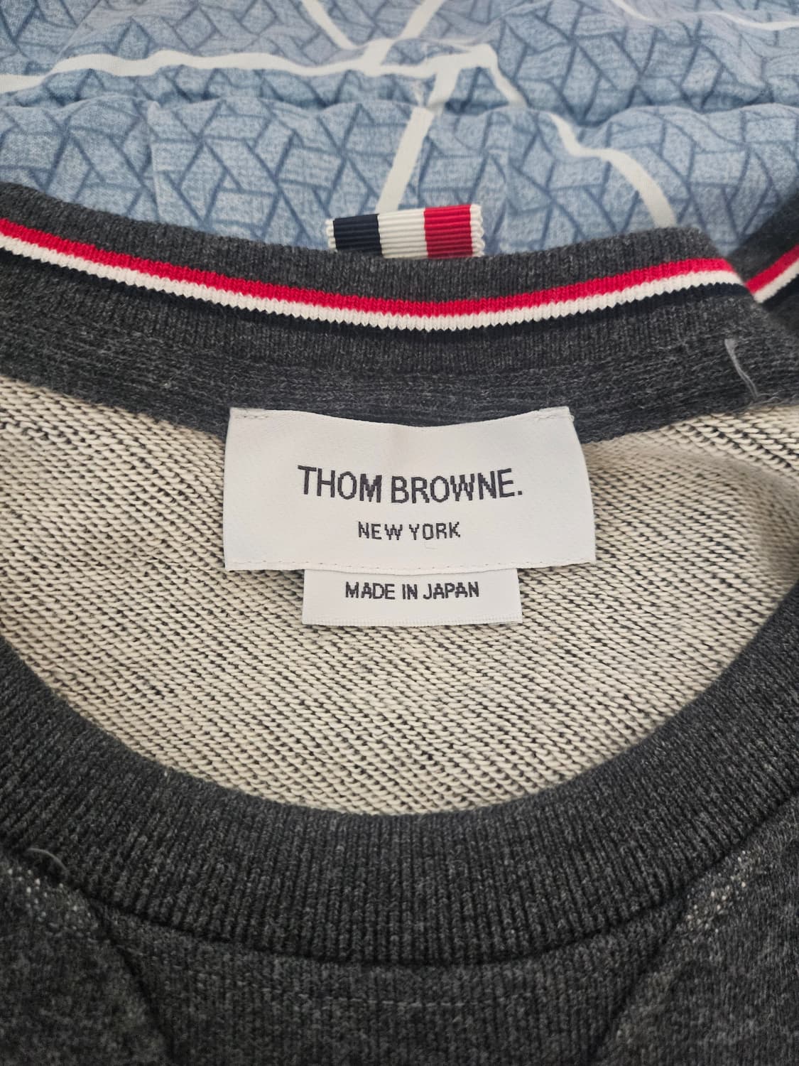톰브라운 4바 스웨트셔츠 다크그레이 4사이즈 상품이미지3