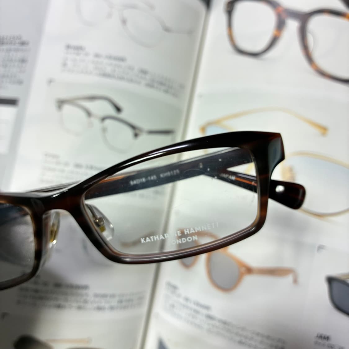 KATHARINE HAMNETT 캐서린 햄넷 뿔테 브라운 안경 상품이미지2