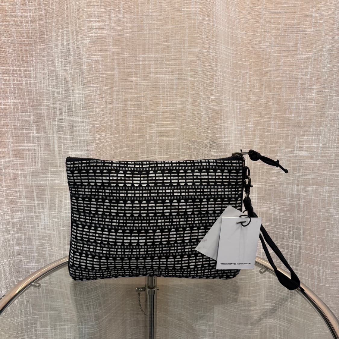 에센셜 엔트워프 클러치백     상품이미지5