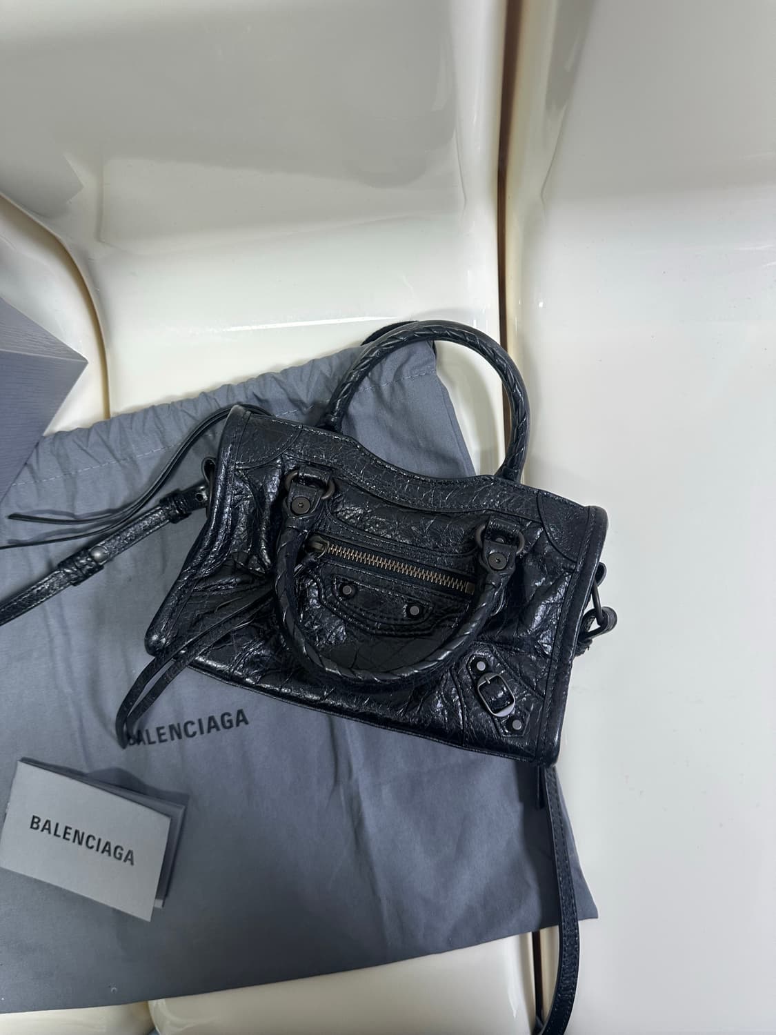 [새상품급 정품] 발렌시아가 르 시티 모터백 나노 블랙 상품이미지2