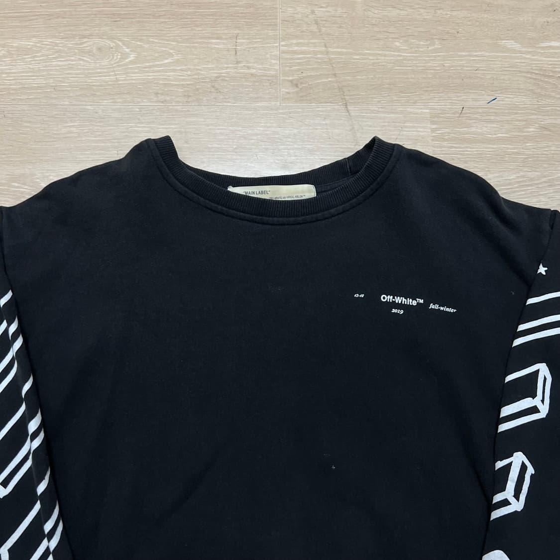 오프화이트 시그니처 디아그 애로우 패턴 프린팅 맨투맨 [블랙] L/100 상품이미지2