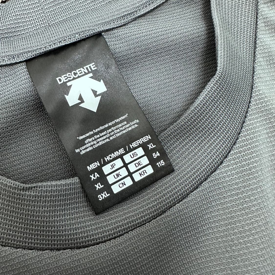 데상트 기능성 반팔티셔츠 운동복 115(3XL) 상품이미지4