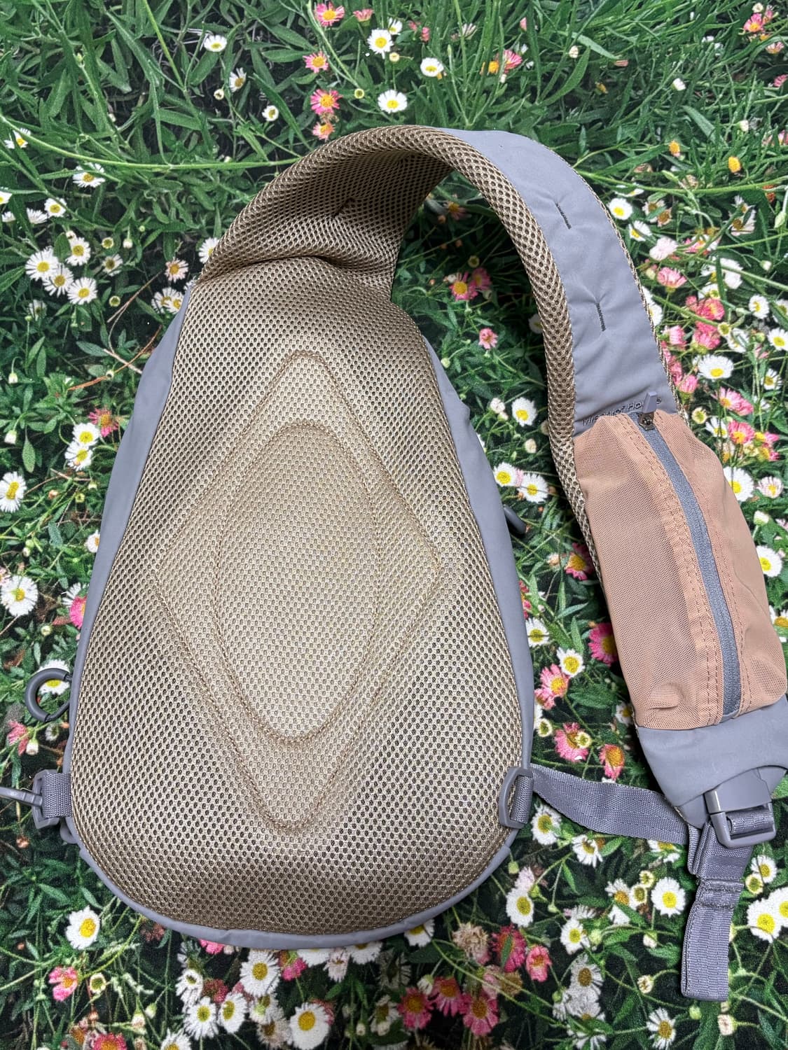 미스치프 룸버스 포켓 슬링백 상품이미지3