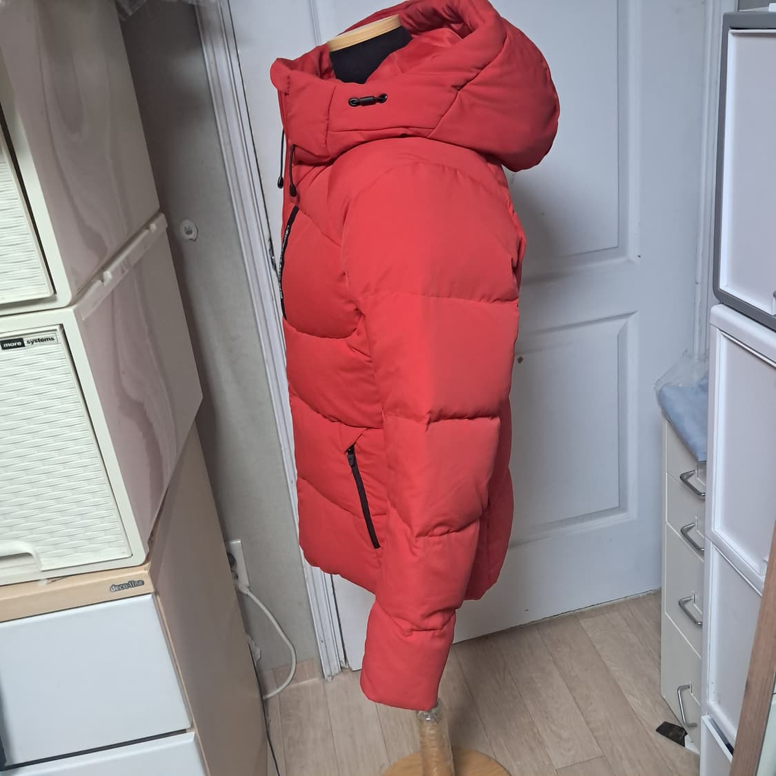 데상트 레드 여성패딩 덕다운 90 사이즈(약55) 상품이미지2