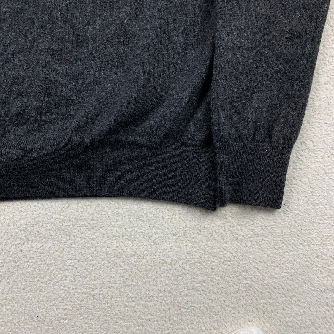 브룩스브라더스 자수로고 울 칼라 니트 차콜  상품이미지5