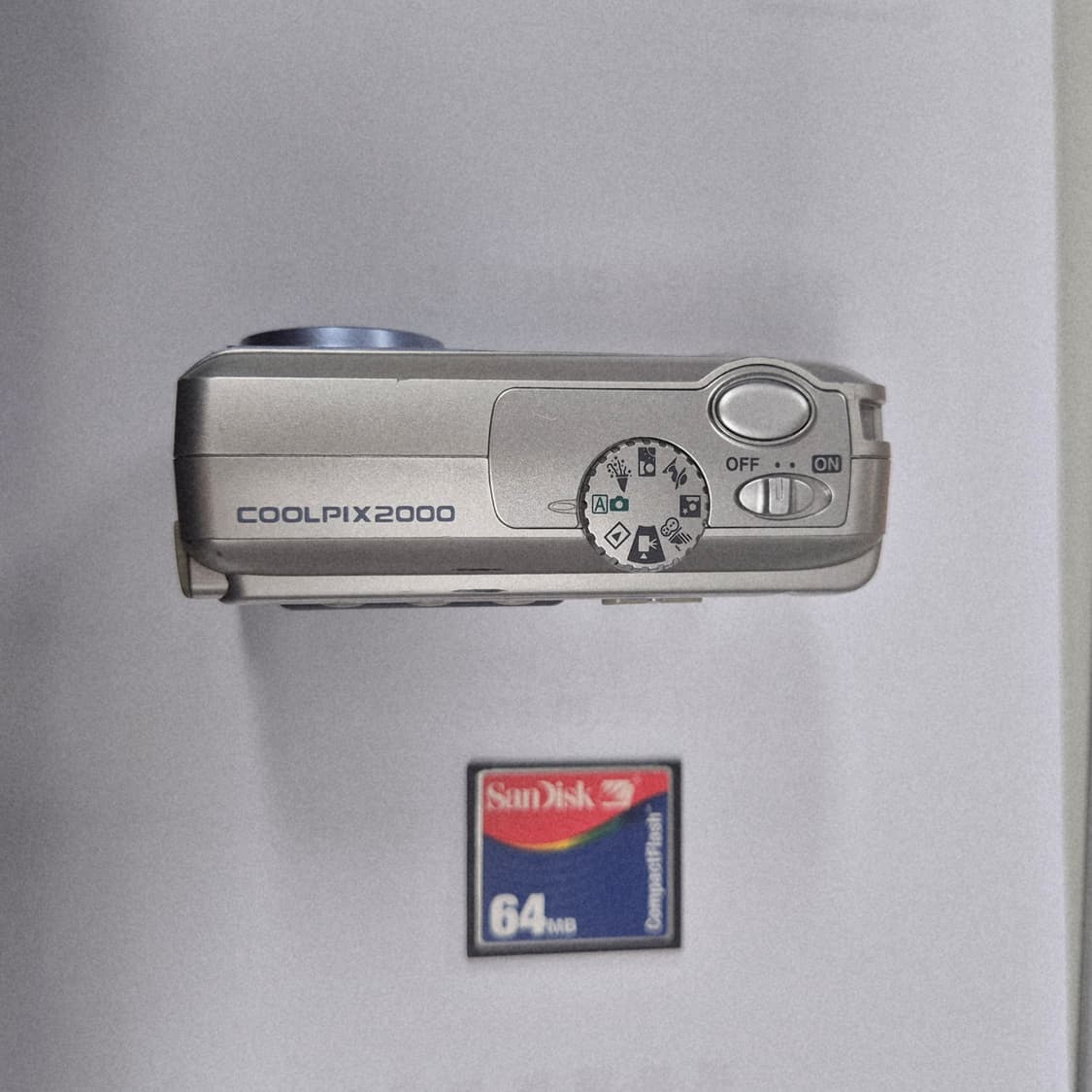 니콘 쿨픽스 2000 nikon coolpix 2000 실버 색상 상품이미지3