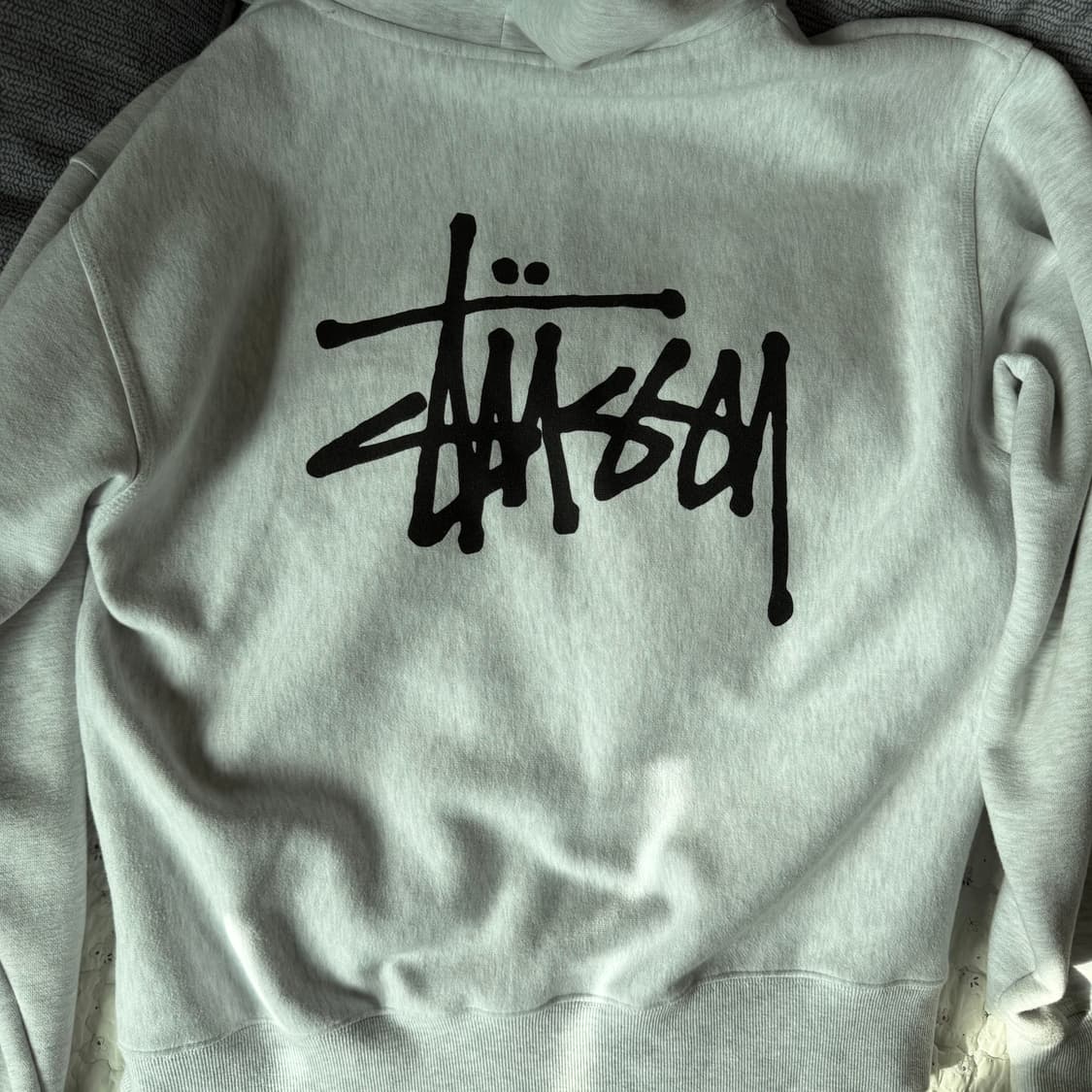 스투시 기본 로고 풀집업 후드티 상품이미지2