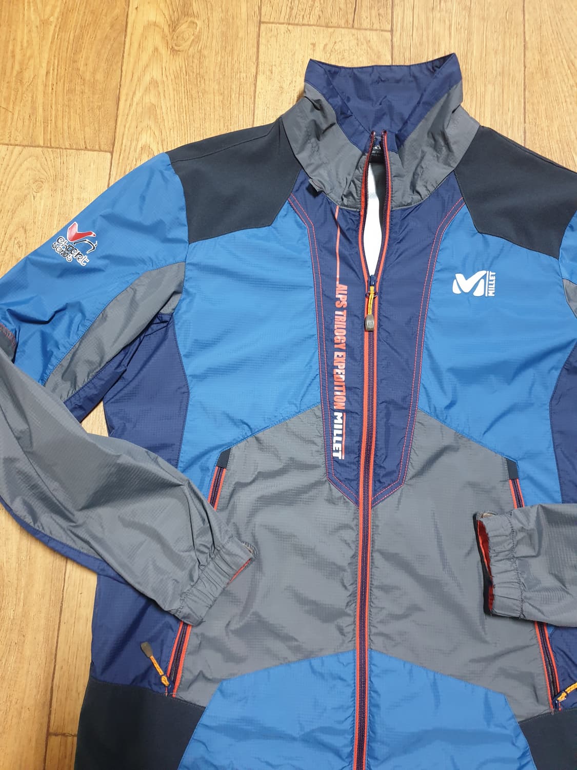 1105 밀레 아웃도어 바람막이 100 사이즈입니다 상품이미지4