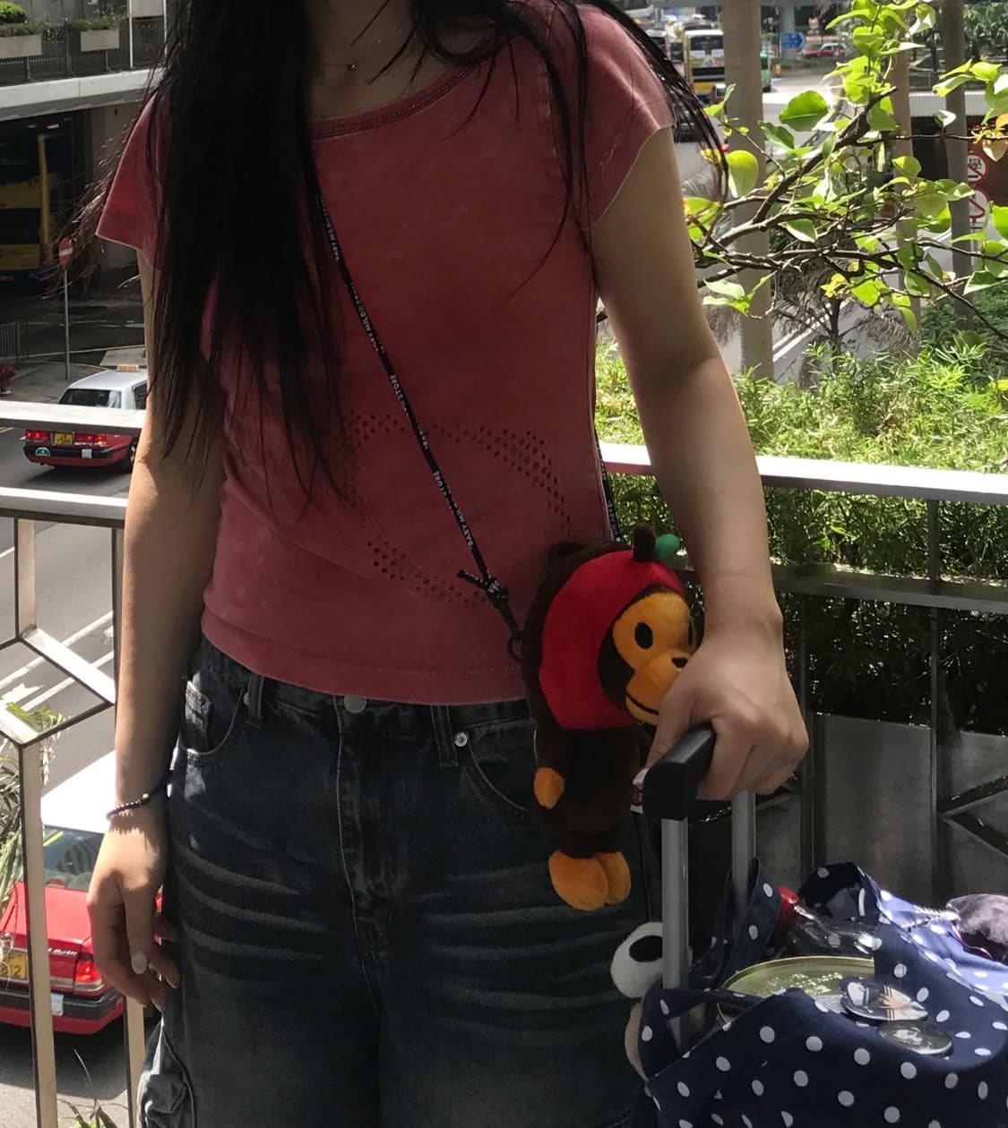 (W) 미스치프 블리치드 와이드 넥 티셔츠 블리치드 레드 상품이미지2