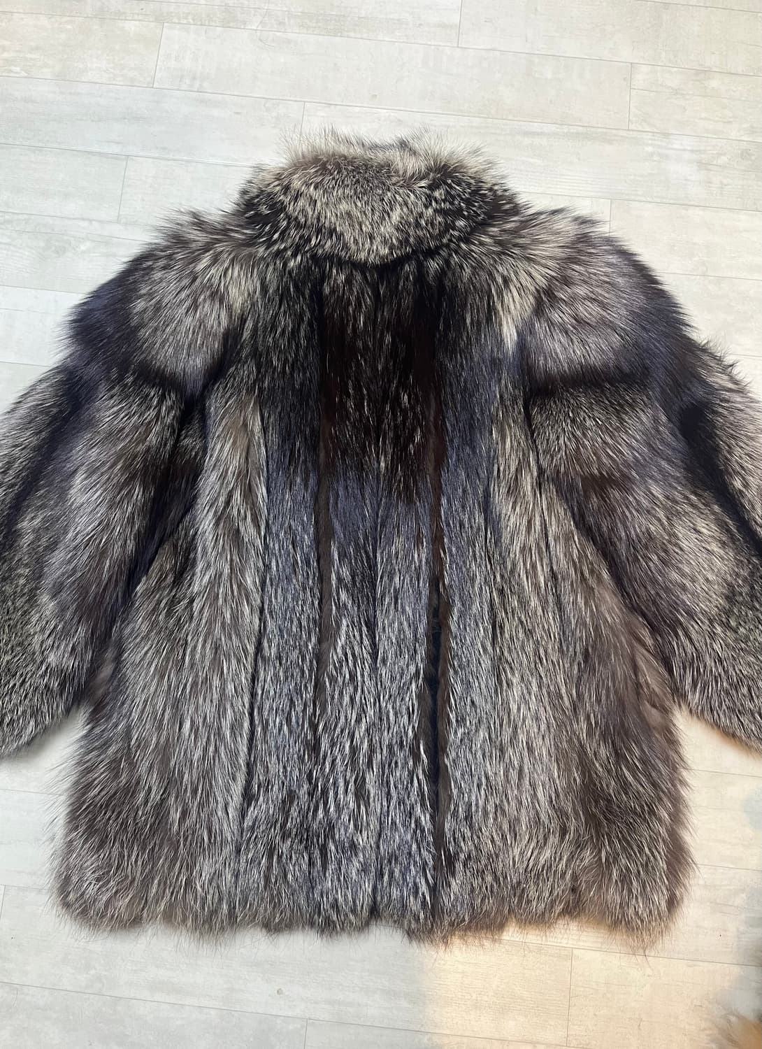 사가폭스 로얄 크로스 쉐도우실버 퍼자켓 폭스퍼자켓 상품이미지3