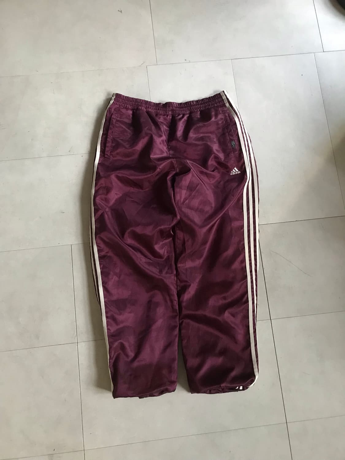 아디다스 버건디 와이드 트레이닝 팬츠 상품이미지5