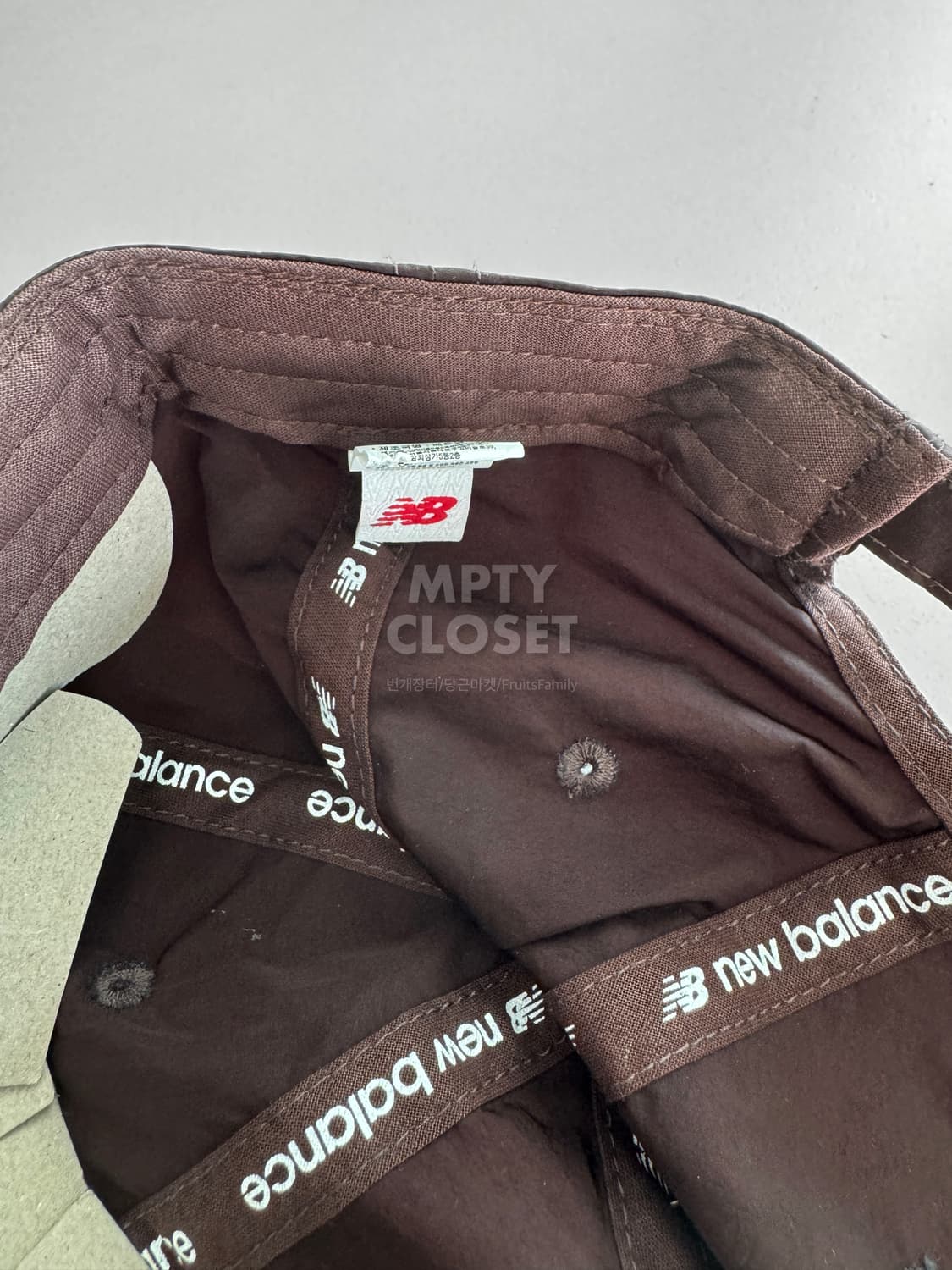 뉴발란스 글로시 나일론 볼캡 브라운 상품이미지7