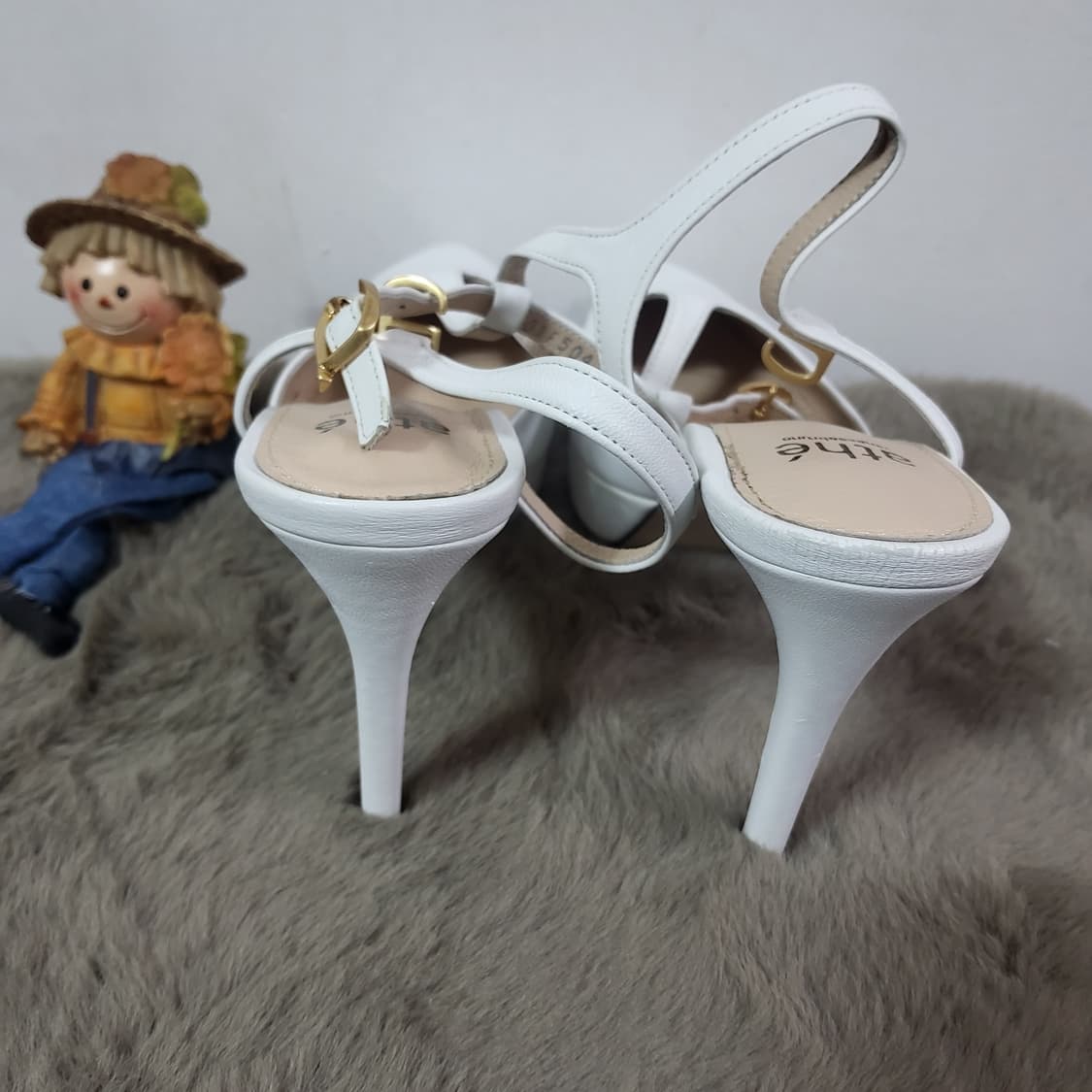 새상품 아떼 바네사브루노 스틸레토 하이힐 웨딩 여자 구두 240  상품이미지4