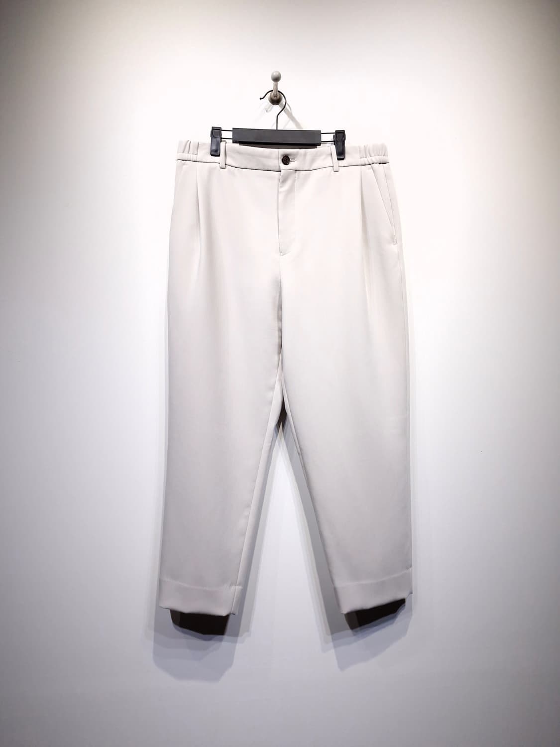 한섬CK 캘빈클라인 22s/s 테이퍼드 슬랙스 라이트베이지 상품이미지1