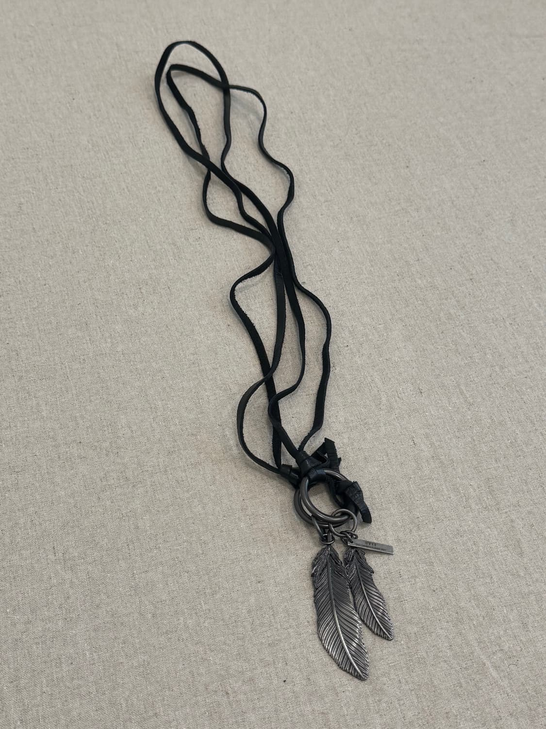 요지야마모토 레더 페더 목걸이 상품이미지2