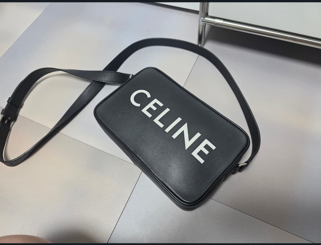 셀린느 카프스킨 메신저백 단품 상품이미지1