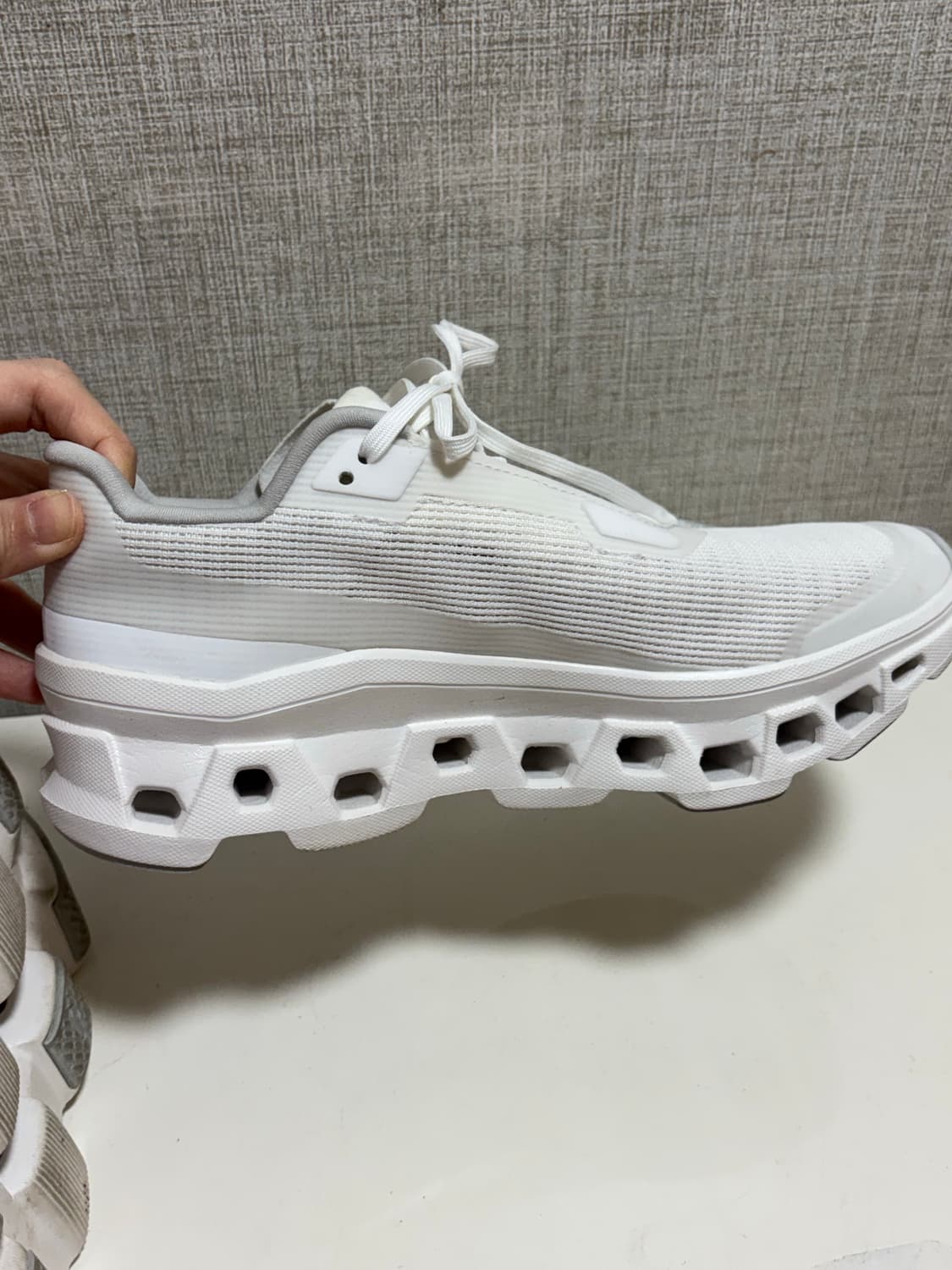 온러닝 클라우드 몬스터 보이드 화이트 (EU38, JP240) 상품이미지4