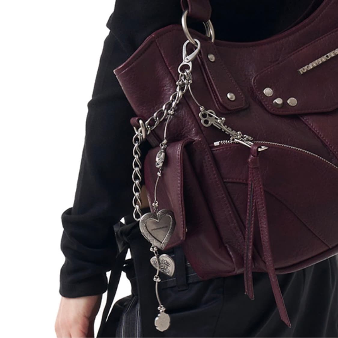 이우가마카라스 Studded Leather Shoulder Bag 상품이미지2