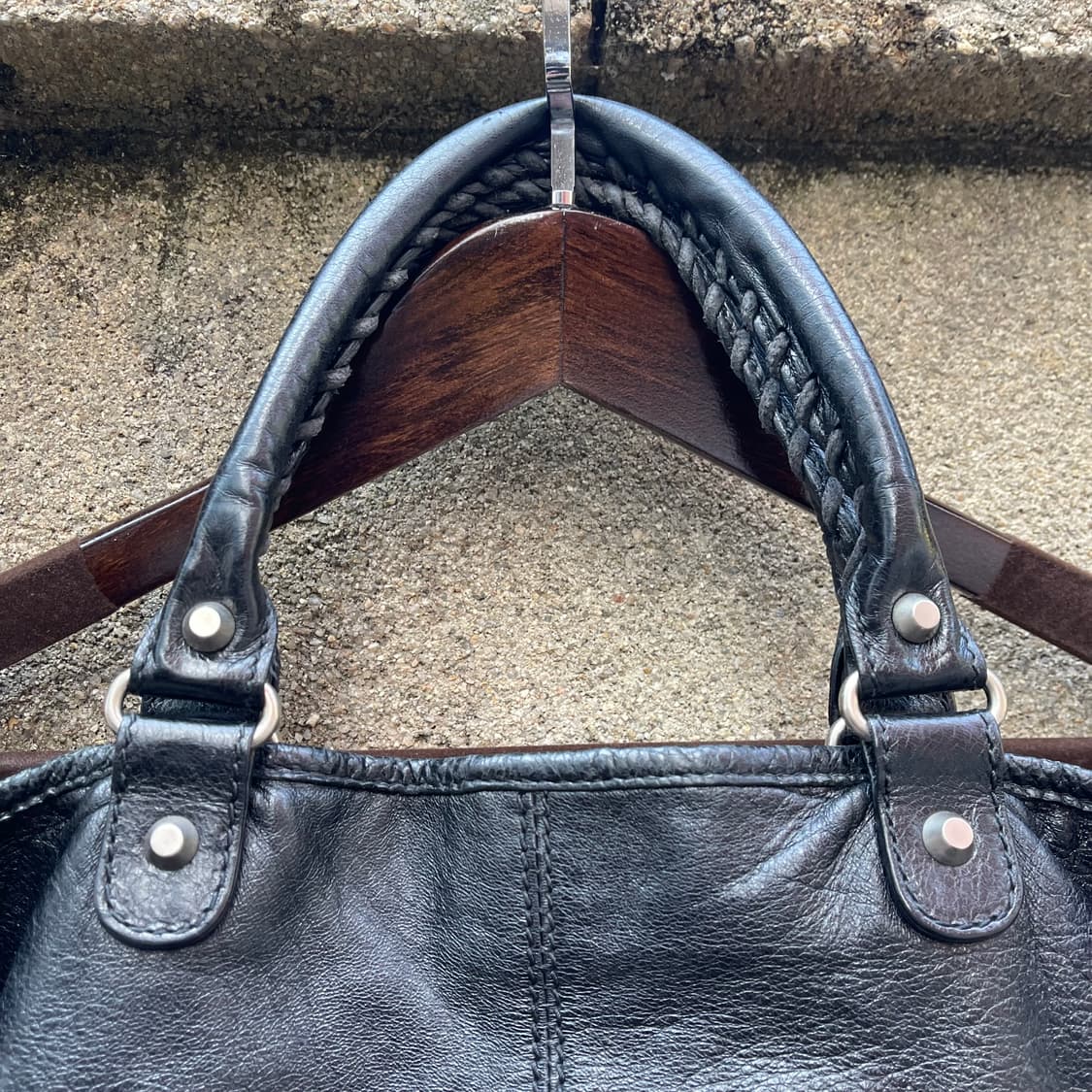 [OS] 발렌시아가 시티 모터 블랙 크로스백 상품이미지5