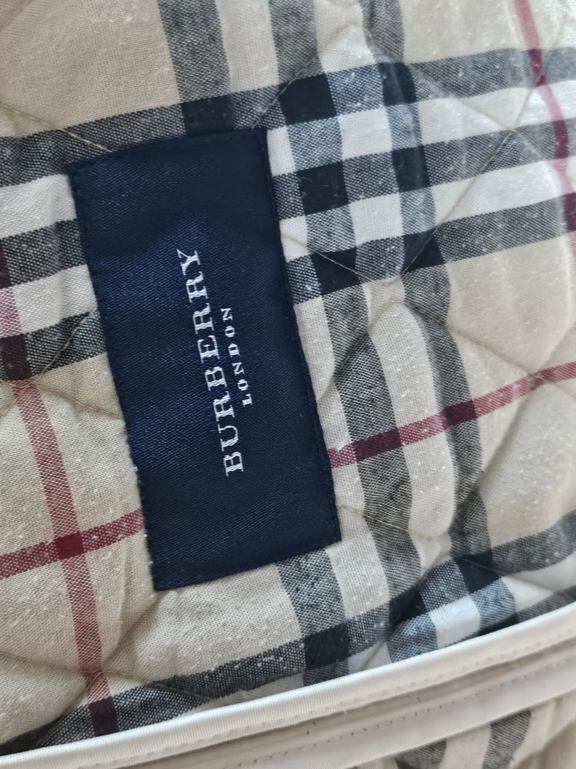 Burberry 퀼팅 자켓 아이보리 상품이미지4