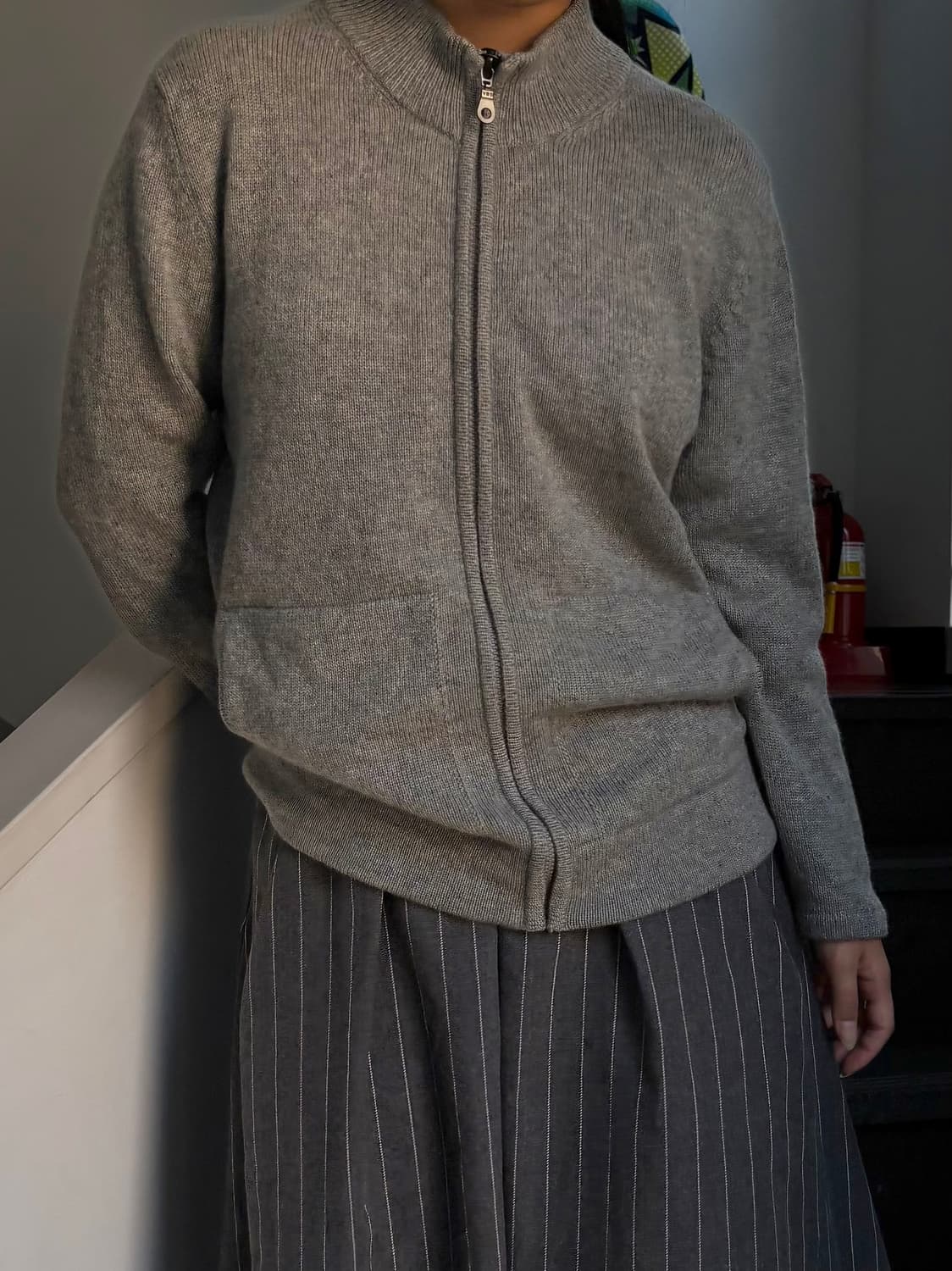 그레이 포켓 니트 집업 상품이미지1