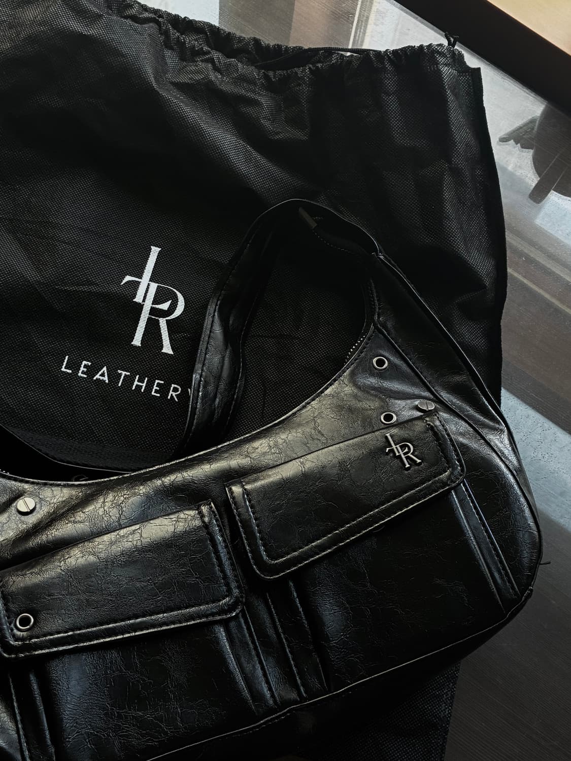 (새상품) 레더리 레이어링 숄더 앤 크로스백 [BLACK] 숄더백 상품이미지10