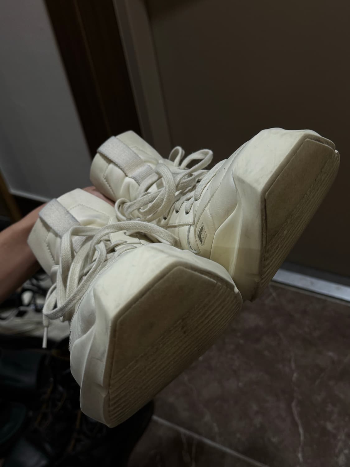 릭 오웬스 게스 러너 스니커즈 275  상품이미지6