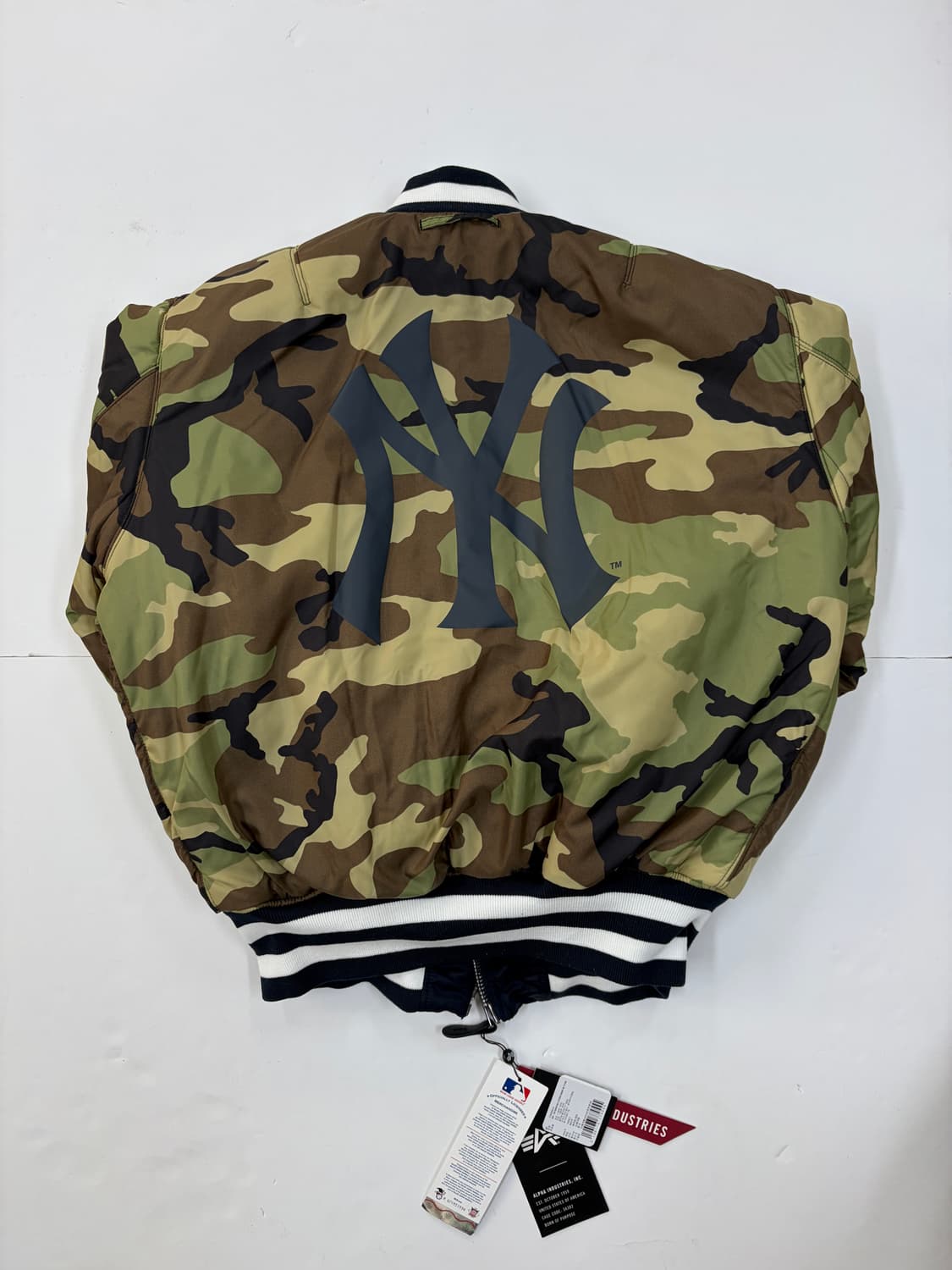 알파인더스트리×뉴에라 뉴욕 양키스 리버서블 MA-1 패딩 자켓 상품이미지7