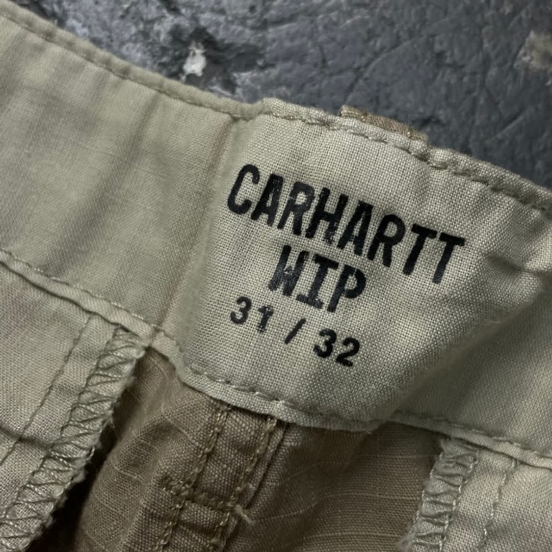 32 칼하트 WIP 카고 팬츠 상품이미지3