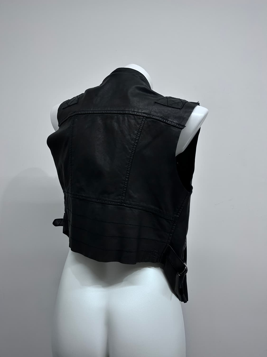 드레이프 비대칭 레더 베스트 상품이미지3