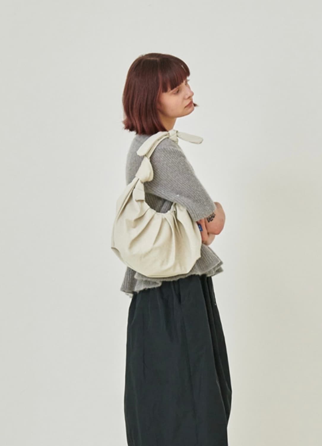 아코크 Stone Croissant Medium Bag_SnowBeige 상품이미지3