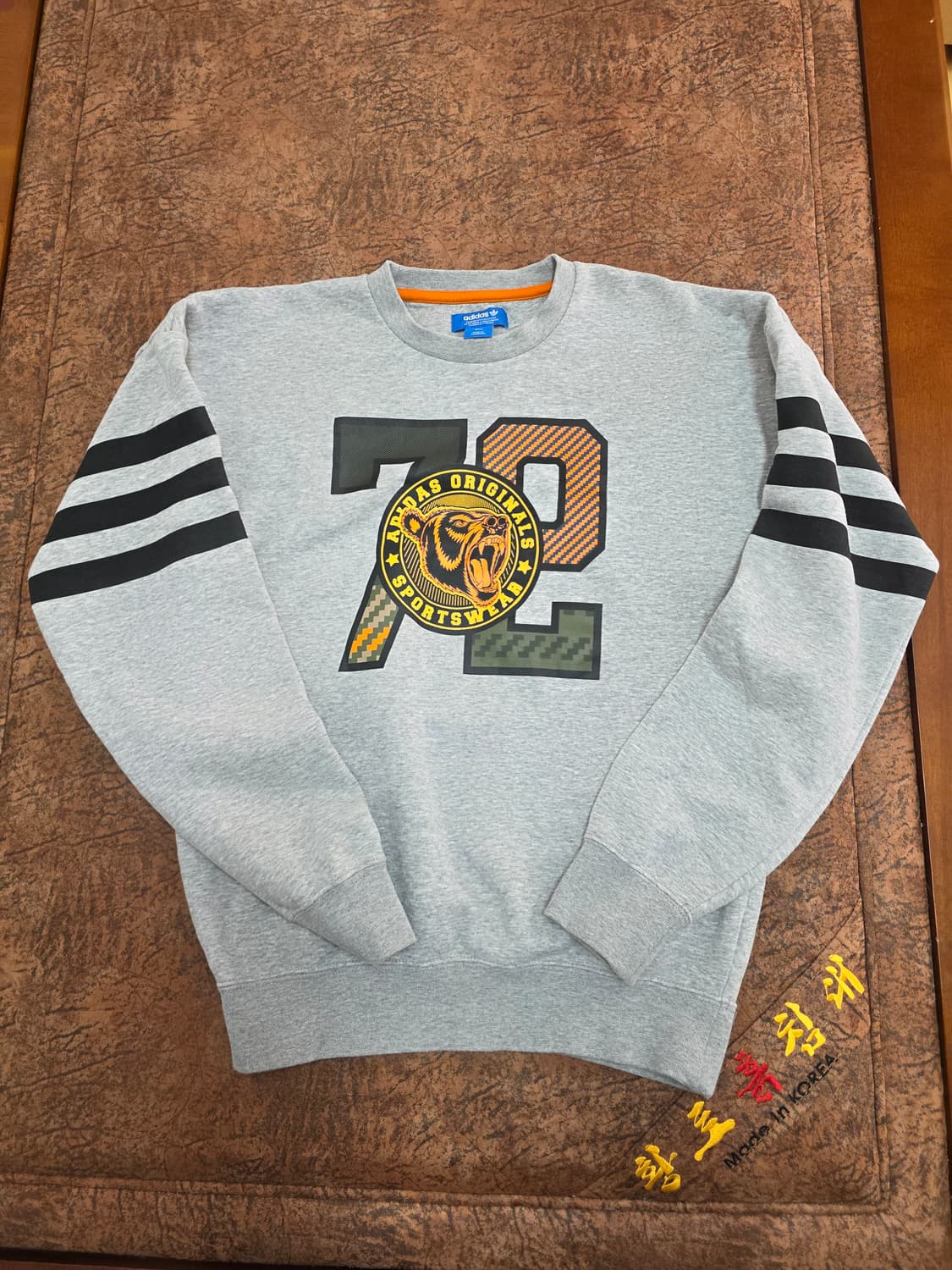 아디다스 타이거 프린팅 기모 맨투맨 상품이미지1