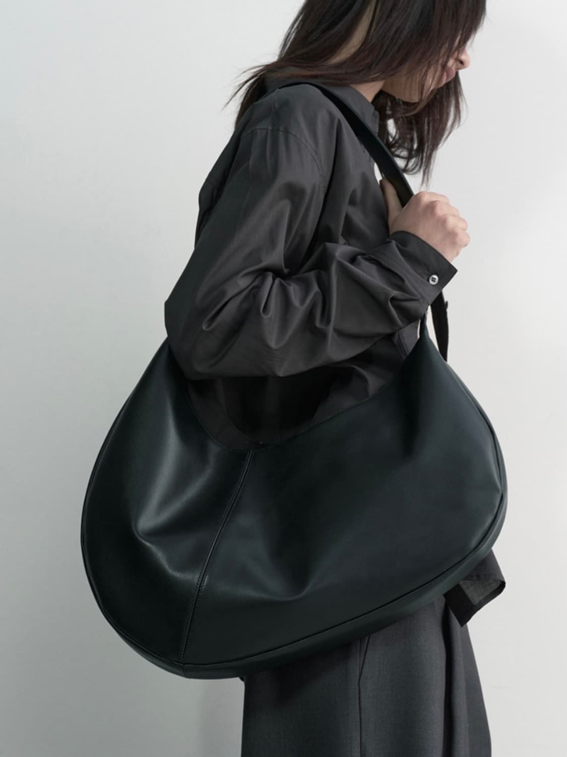 스튜디오 테이블 크레페 숄더백 상품이미지1