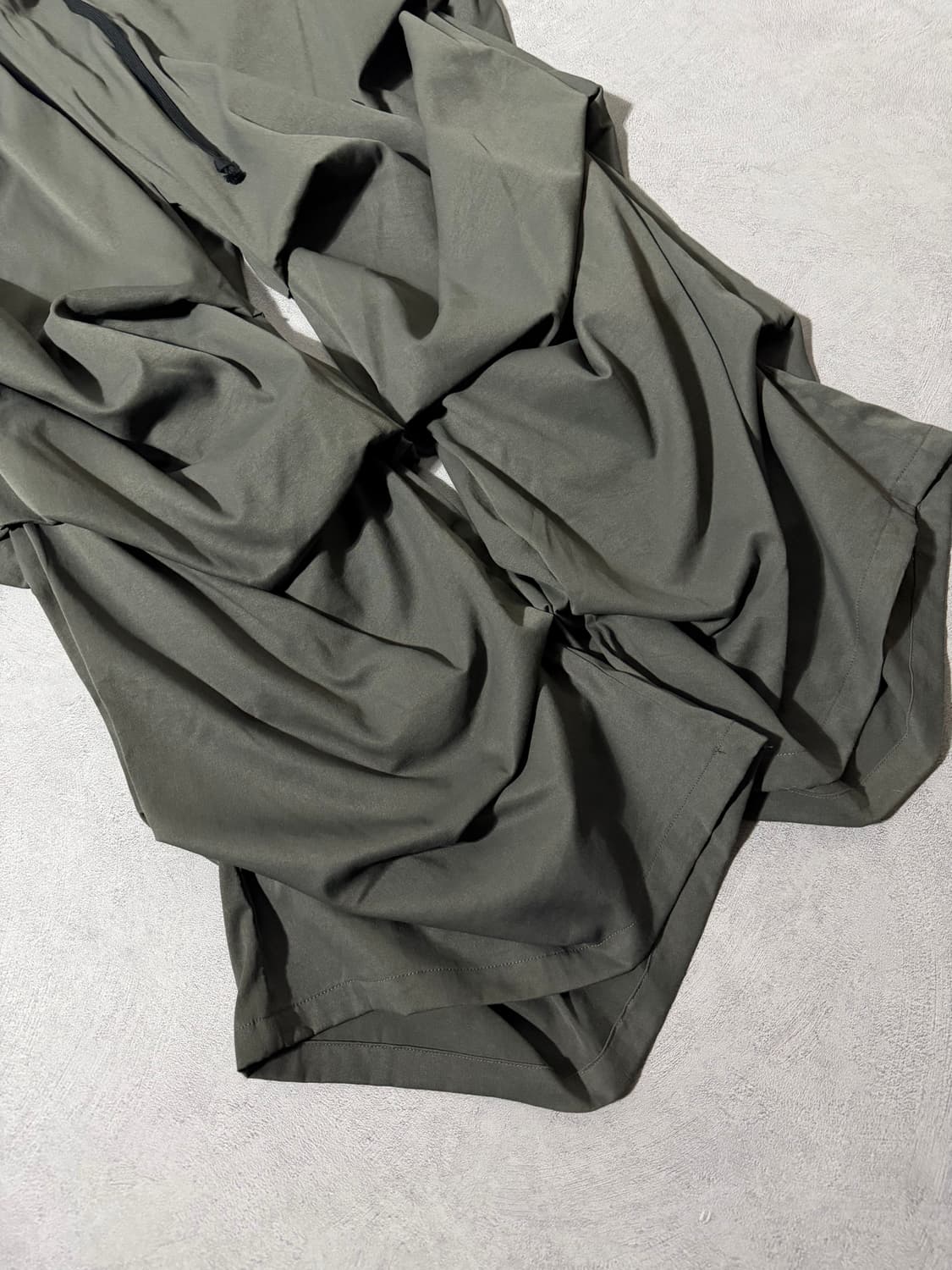 NO ID. Asymmetric Drape Wide Pants 상품이미지4