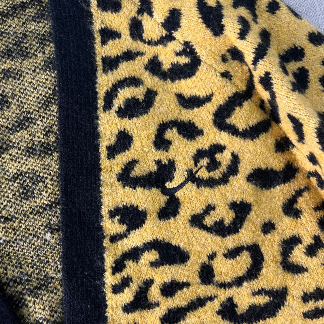 105 나이키 NSW 써카 레오파드 울 가디건 상품이미지3