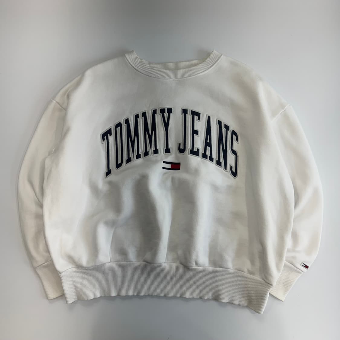 Tommy Hilfiger 타미힐피거 진스 화이트 맨투맨  상품이미지3