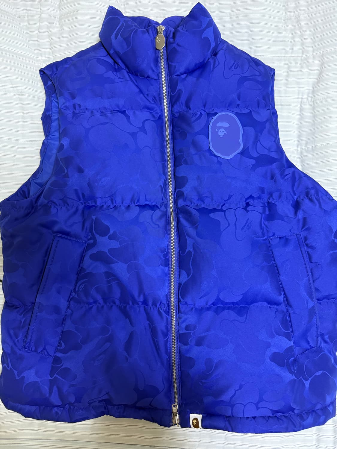 베이프 토널 솔리드 카모 푸퍼 다운 베스트 상품이미지3